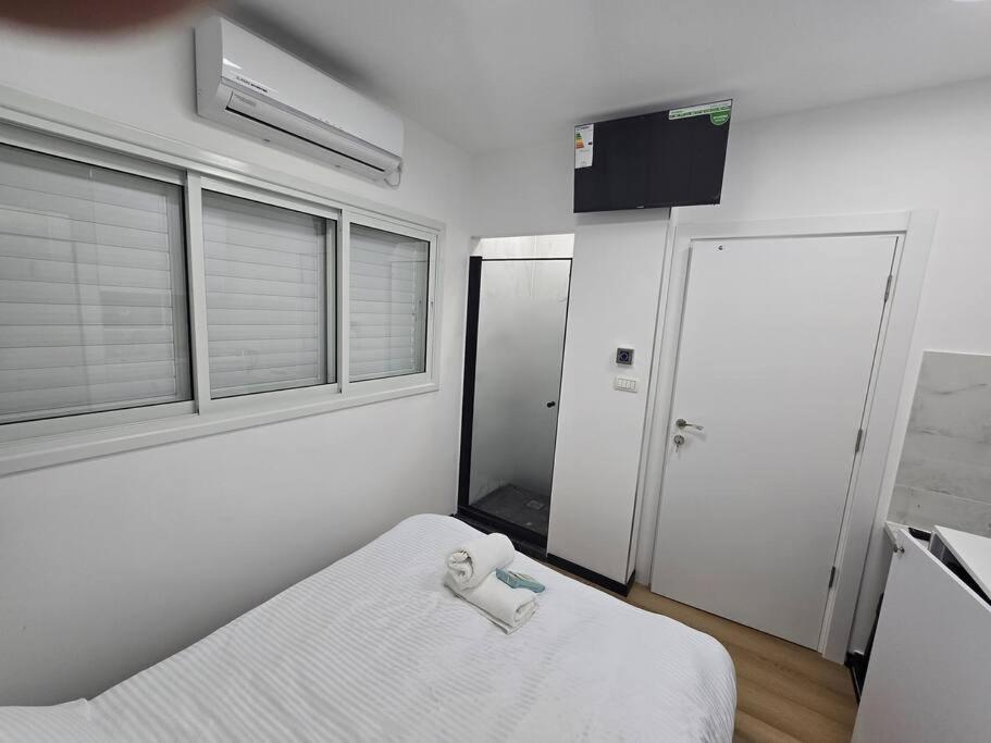 Ryo 38 דירת נופש מושלמת מרחק 5 דקות מחוף הים Appartement Bat Yam Buitenkant foto